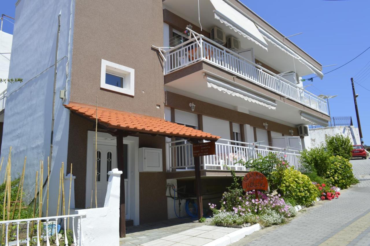 Giannas House Aparthotel Sarti Exterior photo